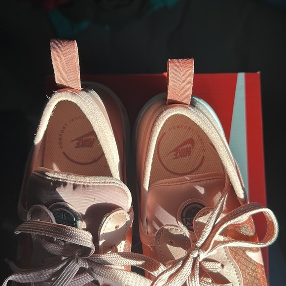 W Nike Court Vision Alta TXT size 9 - Picture 2 of 3